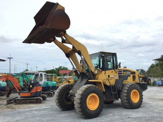 KOMATSU WA320-5 ญี่ปุ่นแท้ โทร.086-303-9797 กู๋อ๋า. KOMATSU WA320-5 ญี่ปุ่นแท้ โทร.086-303-9797 กู๋อ๋า.