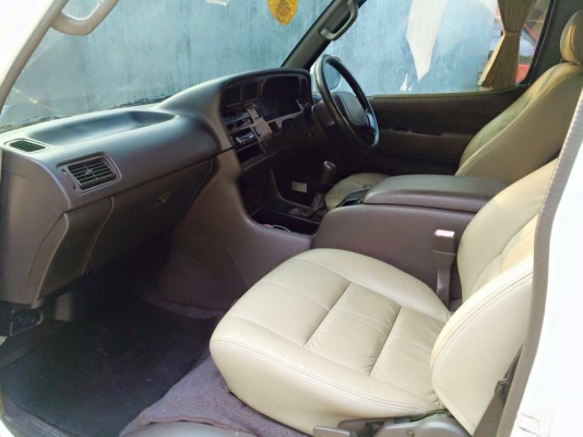 ขายรถตุ้ grand wagon ปี04 ท้อปสุด สวยเดิมบาง พร้อมใช้ไม่ต้องซ่อม