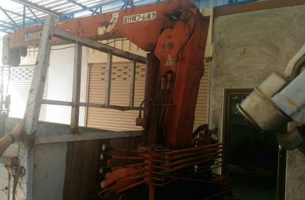 หกล้อ อีซูซุ NKR110ปี40 ติดเครน UNIC 2.5ตัน ท้อง V ช่วงยาว4.30ม สภาพดีพร้อมใช้งาน ทะเบียนพร้อมโอน หกล้อ อีซูซุ NKR110ปี40 ติดเครน UNIC 2.5ตัน ท้อง V ช่วงยาว4.30ม สภาพดีพร้อมใช้งาน ทะเบียนพร้อมโอน