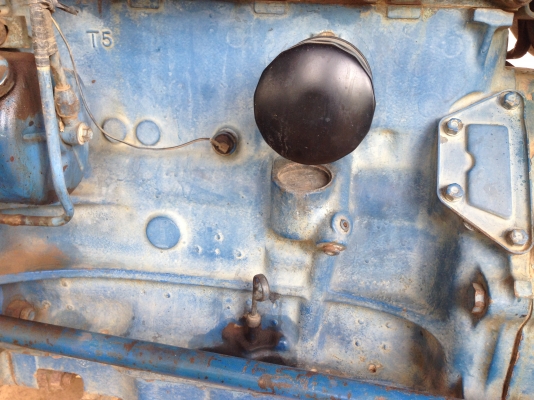 ขายรถไถฟอร์ด 5000-77 T5 พร้อผานบุก KHL เครื่องดีไฮดี มีทะเบียนภาษีไม่ขาด