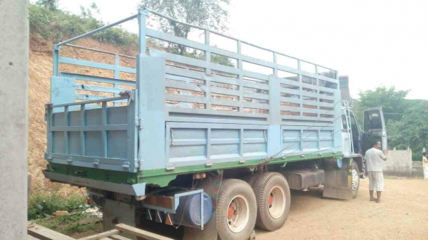 ขายด่วนรถ10ล้อเพลาเดียวดั้มร้อคกี่เครือง175แรงม้ารถสวย