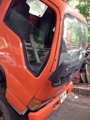 ต้องการขายหัวเก๋ง isuzu nkr การ์ตูน