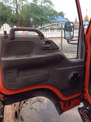 ต้องการขายหัวเก๋ง isuzu nkr การ์ตูน