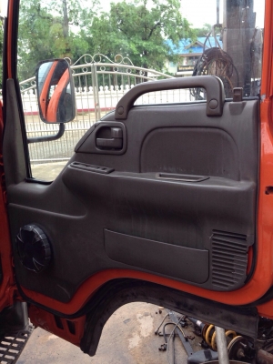 ต้องการขายหัวเก๋ง isuzu nkr การ์ตูน