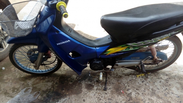 honda เวฟ 100 เล่มทะเบียนครบ เครื่องแน่นเดิมๆ