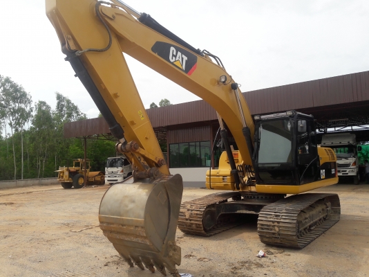 ขาย CAT 320D  รถสวยพร้อมใช้งาน  ราคาต่อลองได้  รถสวย ไม่มีที่ติช่วง ล่างเต็มเอว แน่น เอกสารเล่ม ทะเบียนพร้อมโอน