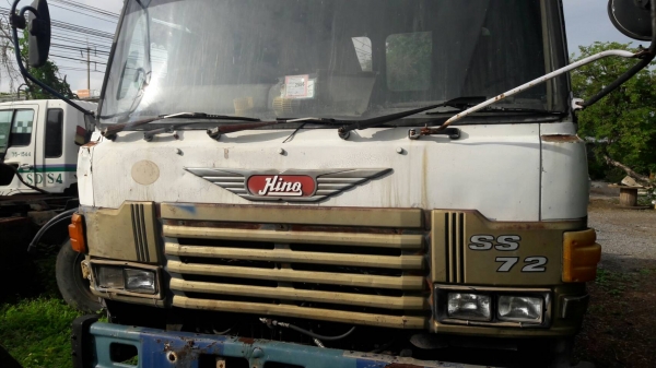 ขายรถหัวลากน้ำมันถูกๆตามสภาพมีหลายคัน ม.79ทุกคัน