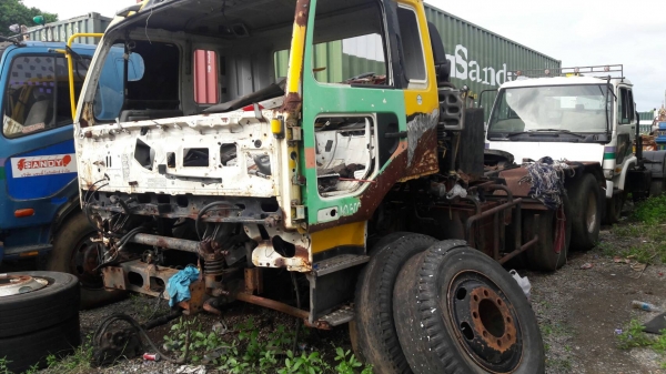 ขายรถหัวลากน้ำมันถูกๆตามสภาพมีหลายคัน ม.79ทุกคัน