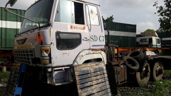 ขายรถหัวลากน้ำมันถูกๆตามสภาพมีหลายคัน ม.79ทุกคัน