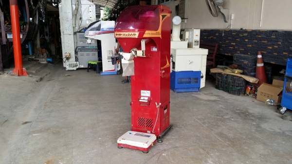 เครื่องชั่งพร้อมคัดแยกเมล็ด YANMAR รุ่น KR2300  เก่าญี่ปุ่น สภาพสวย เครื่องพร้อมใช้งาน