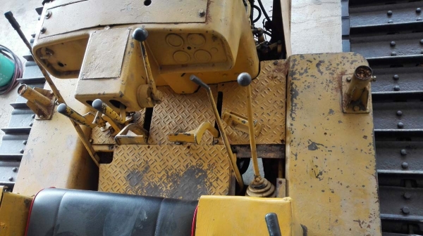 แทรคเตอร์มือสอง/ Catterpillar D5D สวยพร้อมใช้งานได้เลย