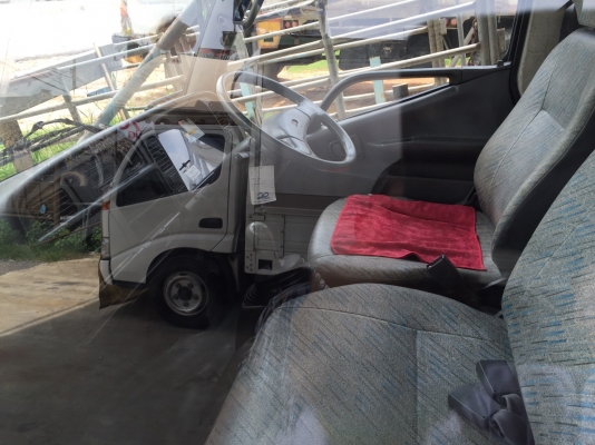 ขายด่วน!! รถตู้บรรทุก 4 ล้อเล็ก MITSUBISHI