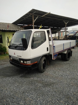 ขายหกล้อมิตซูช่วงสั้น3เมตร กระบะเนียมต่อใหม่ รถปี46ห้างแท้ เครื่อง110แรงม้า รถพร้อมใช้ทะเบียนพร้อม