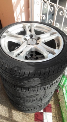 ขายครับ แม็กBENZ ขอบ 17 พร้อมยาง 11,500