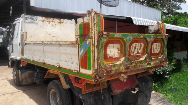 ขายรถบรรทุก6ล้อดั๊มพ์ 5คิวยาง 8.25-16 Fหน้าหลัลังรุ่นร็อกกี้195/ขายราคา 680,0000฿