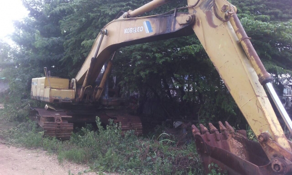 KOBELCO 200 MARK3 เครื้องงเดิม ปั้มเดิม รถตามสภาพ ไม่มีเอกสารครับ