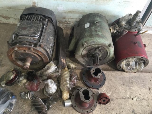 ขายเหมามอเตอร์ 3 เฟส 35-75 แรงมี ทั้งหมด 8 ตัว ราคาถูก ช้าหมด