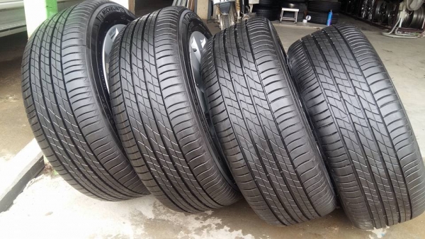 ขายล้อแม็กป้ายแดง accord g9 17" ยางปี15  สนใจติดต่อ ตาเล็ก ล้อและยางครับ 081-3747940