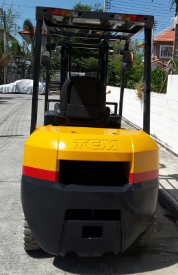 TCM ดีเซล 2.5 ตัน เกียร์ออโต้ เสา 3 เมตร สนใจ 0813535948