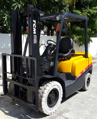 TCM ดีเซล 2.5 ตัน เกียร์ออโต้ เสา 3 เมตร สนใจ 0813535948