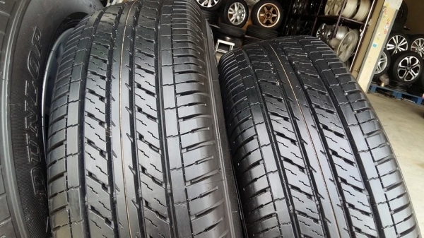 ขายล้อแม็กป้ายแดง revo 16" ยางปี16 สนใจติดต่อ ตาเล็ก ล้อและยางครับ 081-3747940