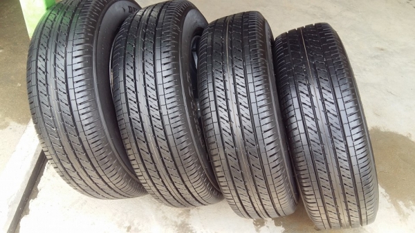 ขายล้อแม็กป้ายแดง revo 16" ยางปี16 สนใจติดต่อ ตาเล็ก ล้อและยางครับ 081-3747940