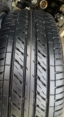 ขายล้อแม็กป้ายแดง revo 16" ยางปี16 สนใจติดต่อ ตาเล็ก ล้อและยางครับ 081-3747940