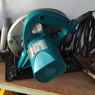 ขายเลื่อยวงเดือน 9" MAKITA N5900B ใหม่แก่ะกล่องครับ