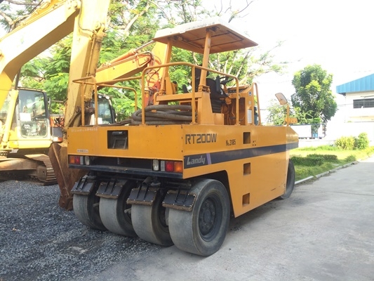 ถึงไทยอีกคันครับ รถบด 7ล้อ Hitachi / Dynapac RT200W-C ถึงไทยอีกคันครับ รถบด 7ล้อ Hitachi / Dynapac RT200W-C