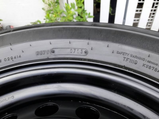 ล้อกะทะขอบ17 พร้อมยาง255/65/17 dunlop ปี13 สวยๆชุดล่ะ7000