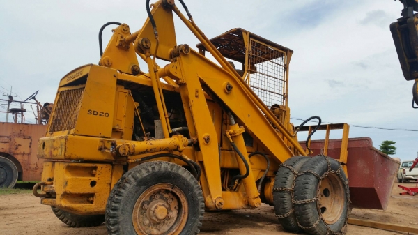 ขาย รถตักล้อยาง KOMATSU SD20-4 ล้อหน้าคู่ คอยาวพิเศษ ดีเซล 4 สูบ ขาย รถตักล้อยาง KOMATSU SD20-4 ล้อหน้าคู่ คอยาวพิเศษ ดีเซล 4 สูบ