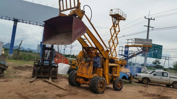 ขาย รถตักล้อยาง KOMATSU SD20-4 ล้อหน้าคู่ คอยาวพิเศษ ดีเซล 4 สูบ ขาย รถตักล้อยาง KOMATSU SD20-4 ล้อหน้าคู่ คอยาวพิเศษ ดีเซล 4 สูบ