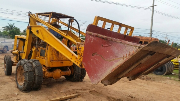 ขาย รถตักล้อยาง KOMATSU SD20-4 ล้อหน้าคู่ คอยาวพิเศษ ดีเซล 4 สูบ ขาย รถตักล้อยาง KOMATSU SD20-4 ล้อหน้าคู่ คอยาวพิเศษ ดีเซล 4 สูบ