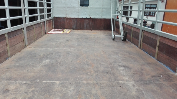 6 ล้อ ISUZU  NPR 120 แรงปี 44 ห้างแท้ยาว 5.ม. สวยทั้งคันพร้อมใช้