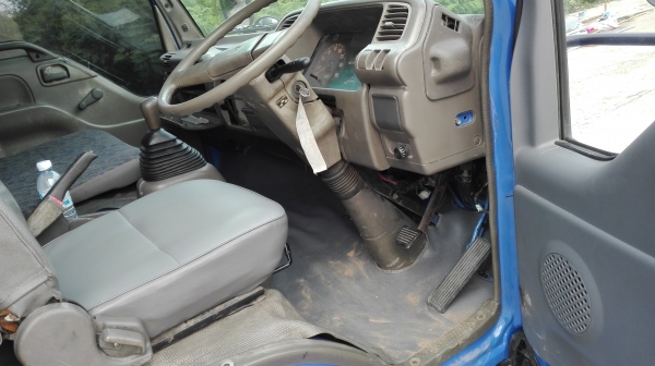 6 ล้อ ISUZU  NPR 120 แรงปี 44 ห้างแท้ยาว 5.ม. สวยทั้งคันพร้อมใช้