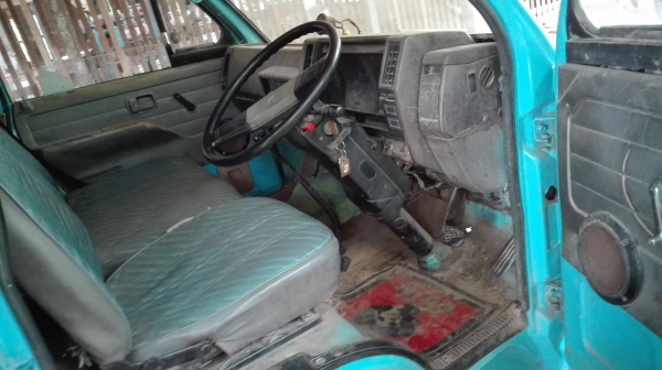 6 ล้อ ISUZU nkr 110 แรงห้างแท้ปี 32 เกียยาวหัวยกได้ยางใหม่ทั้งหกเส้น