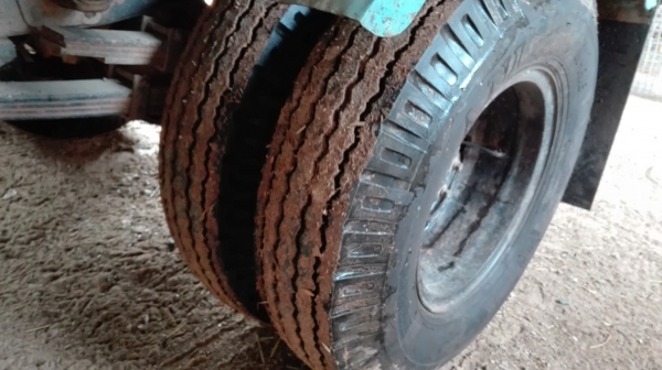 6 ล้อ ISUZU nkr 110 แรงห้างแท้ปี 32 เกียยาวหัวยกได้ยางใหม่ทั้งหกเส้น