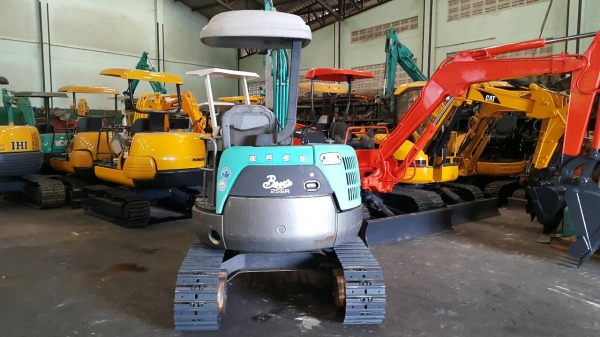 ขาย รถขุด KOBELCO รุ่น SK25SR มือสองญี่ปุ่น ขนาดเทียบเท่า PC25ทำงานไว ปั้มนิ้ว สลัก บูท เอวแน่น 100\% สวยพร้อมใช้งาน  มือถือ/LINE ID : 0818753444