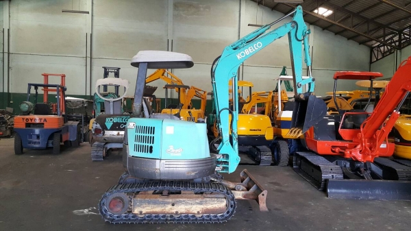 ขาย รถขุด KOBELCO รุ่น SK25SR มือสองญี่ปุ่น ขนาดเทียบเท่า PC25ทำงานไว ปั้มนิ้ว สลัก บูท เอวแน่น 100\% สวยพร้อมใช้งาน  มือถือ/LINE ID : 0818753444