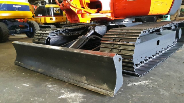 ขาย รถขุด HITACHI รุ่น EX40 มือสองญี่ปุ่น ขนาดเทียบเท่า PC40 ทำงานไว ปั้มนิ้ว เครื่องยนต์ อีซูซุ สลัก บูท เอวแน่น 100\% สวยพร้อมใช้งาน  มือถือ/LINE ID : 0818753444