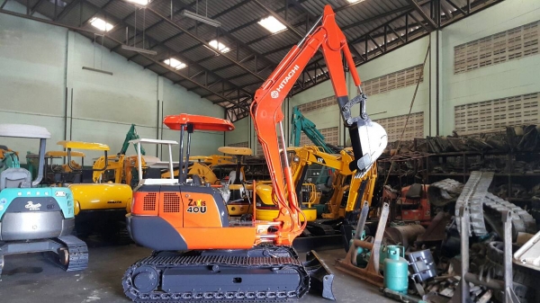 ขาย รถขุด HITACHI รุ่น EX40 มือสองญี่ปุ่น ขนาดเทียบเท่า PC40 ทำงานไว ปั้มนิ้ว เครื่องยนต์ อีซูซุ สลัก บูท เอวแน่น 100\% สวยพร้อมใช้งาน  มือถือ/LINE ID : 0818753444