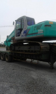 ขายรถขุด แบคโค SK200 YN10 รถสวยสภาพดีมาก ใช้งานน้อย ช่วงล่างดี เอวแน่น แอร์เย็น เอกสารถูกต้อง เล่มทะเบียนพร้อมโอน ราคา1,650,000 สนใจโทร 090-8588220คุณนะ 093-3258446คุณบิว หรือเข้าดูสินค้าอื่นๆได้ที่ www.narong2truck.com หรือ www.truck.in.th/498 หรือเพจFac