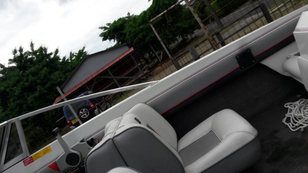 มาอีกแล้วครับ เรือ 15 ฟุต ใหม่กริ๊บบ!! จอดเก็บ5555 ปีอาจจะเก่า แต่สภาพเหมือนใหม่ ของญี่ปุ่น จัดโปรครับ 179,999฿ เองครับ สนใจวางมัดจำเลยครับ ‪#&lrm;สนใจสอบถาม‬ โทร. 081-4047671 คุณนรินทร์