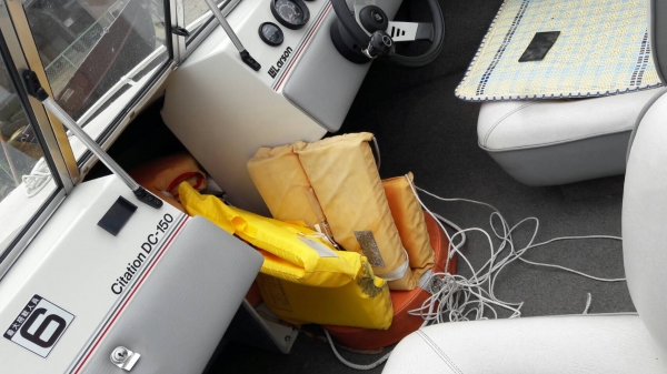 มาอีกแล้วครับ เรือ 15 ฟุต ใหม่กริ๊บบ!! จอดเก็บ5555 ปีอาจจะเก่า แต่สภาพเหมือนใหม่ ของญี่ปุ่น จัดโปรครับ 179,999฿ เองครับ สนใจวางมัดจำเลยครับ ‪#&lrm;สนใจสอบถาม‬ โทร. 081-4047671 คุณนรินทร์