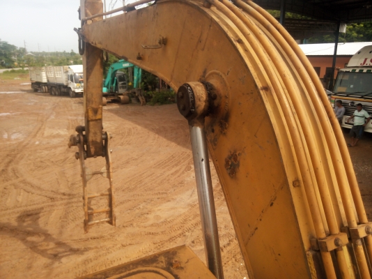 ขายรถแบคโฮ KOMATSU PC120-1 พร้อมหัวคีปไม้ ราคา 400000