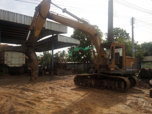 ขายรถแบคโฮ KOMATSU PC120-1 พร้อมหัวคีปไม้ ราคา 400000