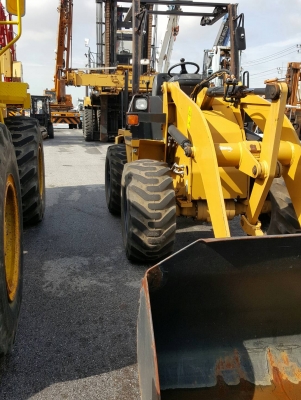 รถตักดิน CAT 903 B