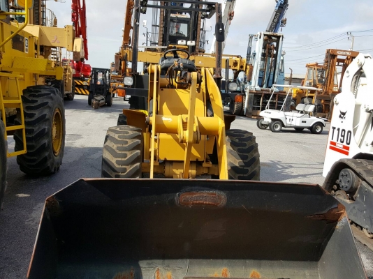 รถตักดิน CAT 903 B รถตักดิน CAT 903 B