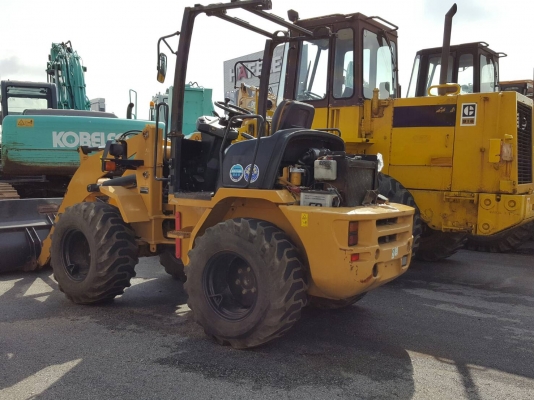 รถตักดิน CAT 903 B รถตักดิน CAT 903 B