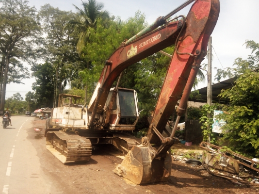 ขายรถแบคโฮ SUMITOMO 2800 F2 ใส่ปั๊ม KAWASAKI ราคา 400000